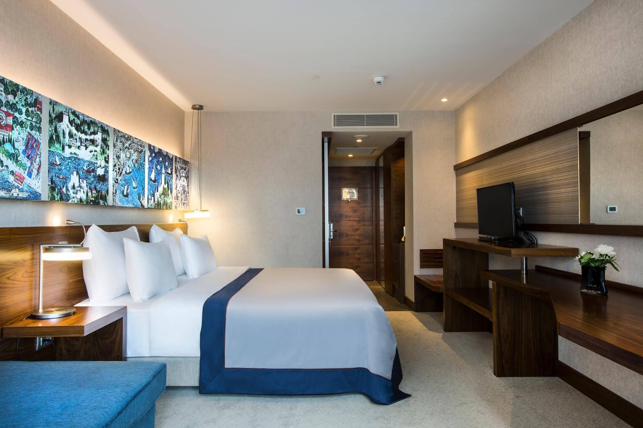Delta Hotels By Marriott Istanbul Levent Exterior photo