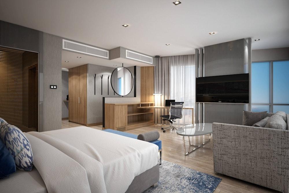 Delta Hotels By Marriott Istanbul Levent Exterior photo