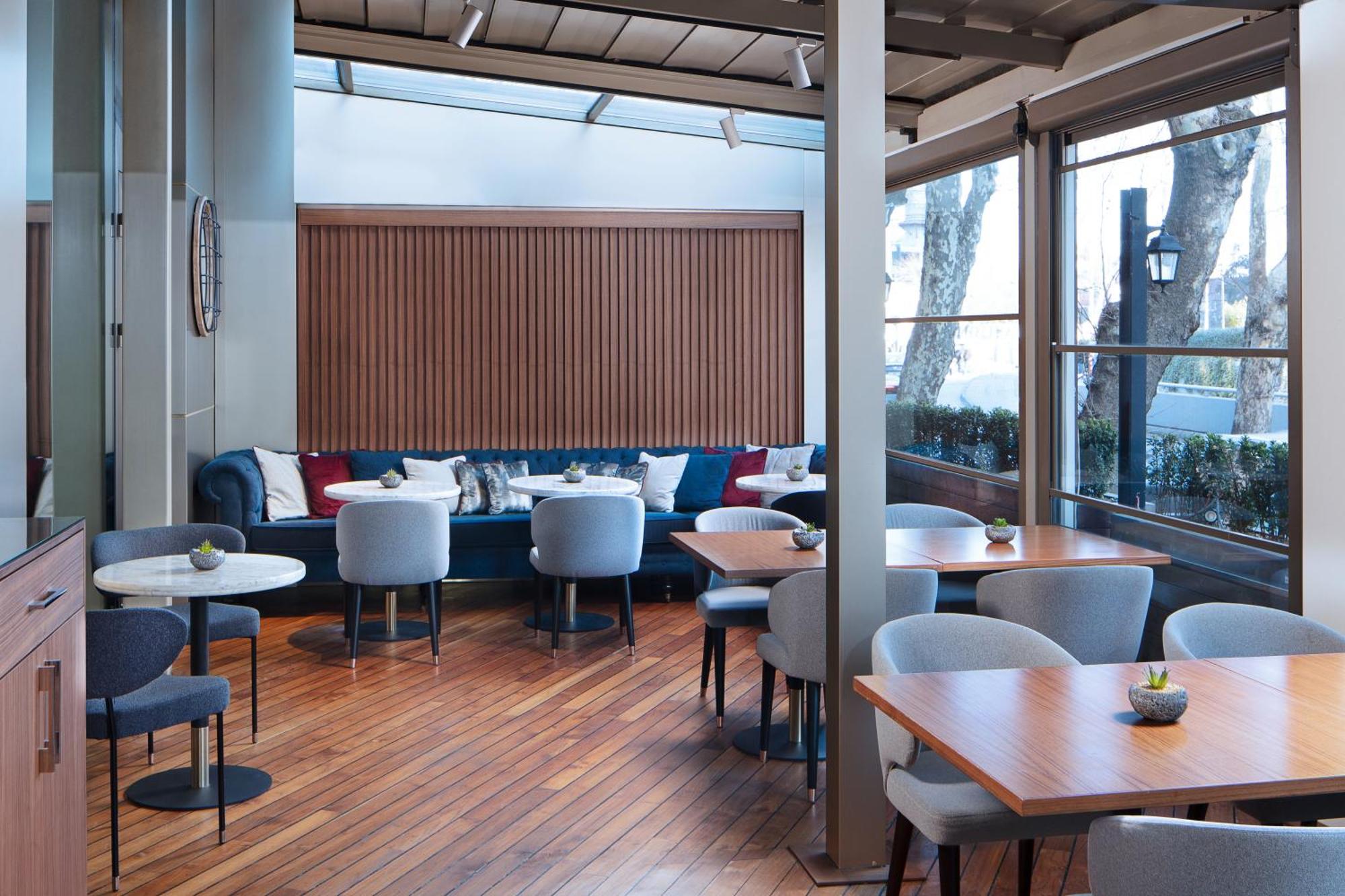 Delta Hotels By Marriott Istanbul Levent Exterior photo