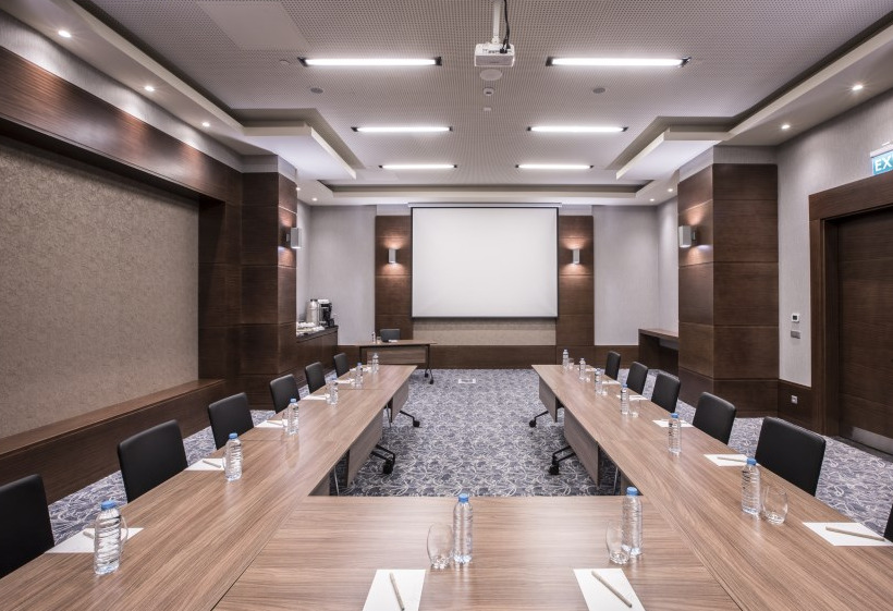 Delta Hotels By Marriott Istanbul Levent Exterior photo
