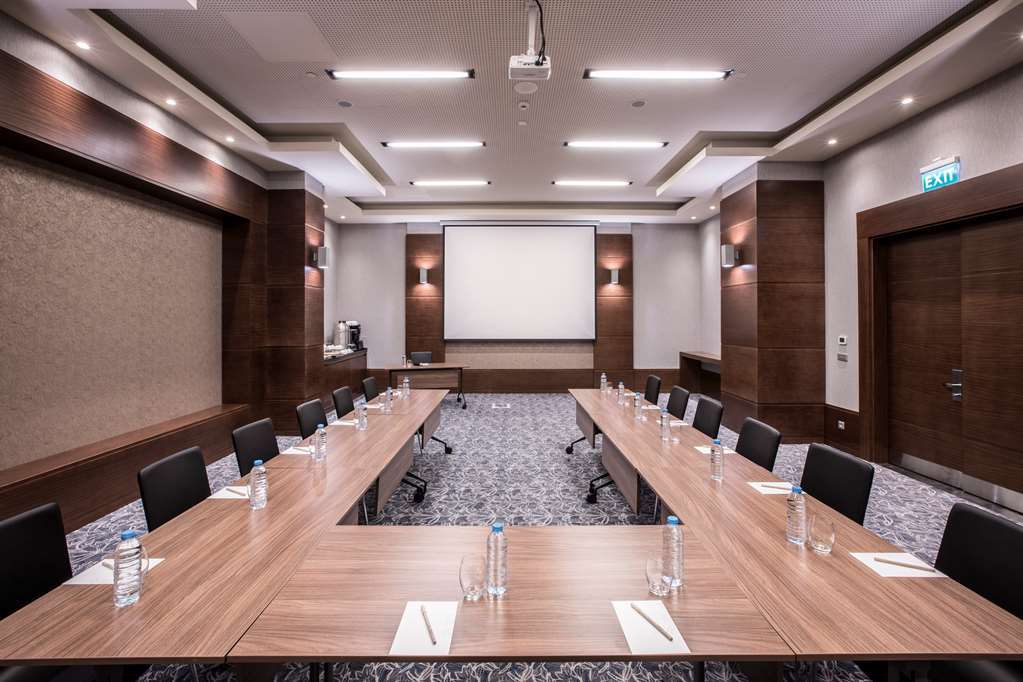 Delta Hotels By Marriott Istanbul Levent Exterior photo